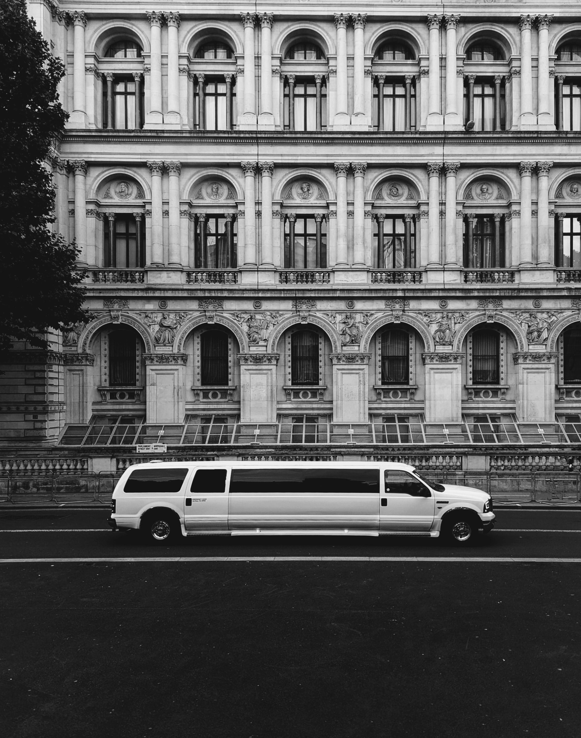 Reliable Miami Limousine Service in Miami &amp; Beyond